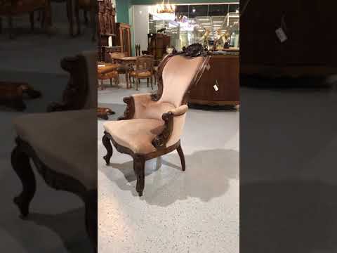 Старинное кресло в стиле неорококо