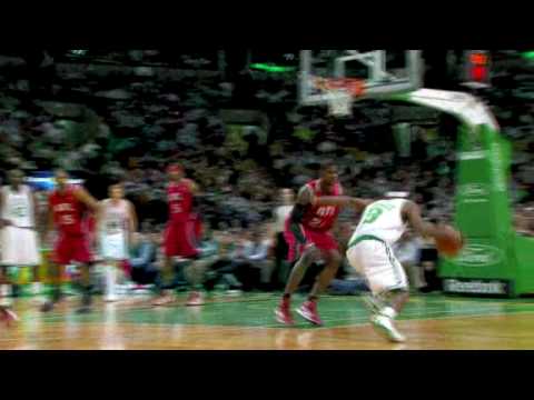 Rajon Rondo Spins and make a left handed hook vs Atlanta Hawks HD
