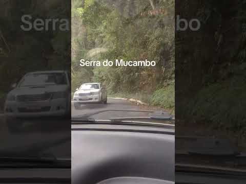 Decida da serra do Mucambo no interior do Ceará muito lindo.