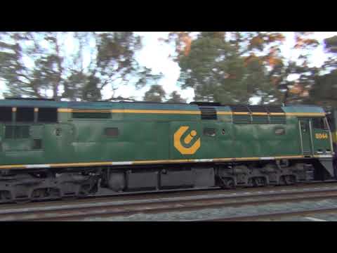 Qube's 44202 / 8044 & 1107 with Ettamogah service North Bound at Broadford Sth 10.7.2021