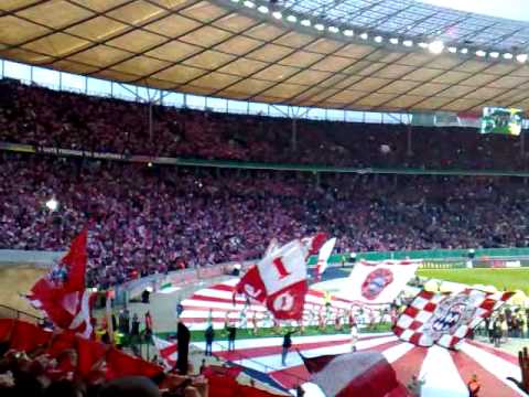 DFB Pokal Finale 2010 FC Bayern München - Werder Bremen Einlauf der Mannschaften