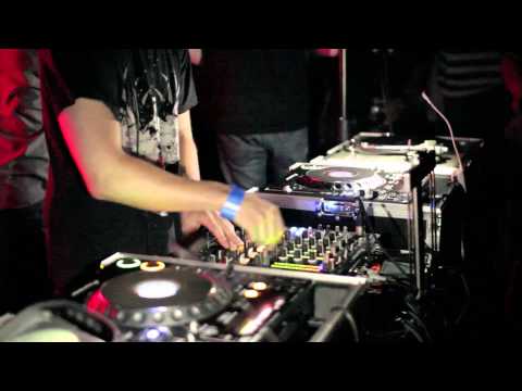 J Kenzo & Distance Live @ Gritsy! HOUSTON DUBSTEP] 05 12 12 [Official Gritsy Video]