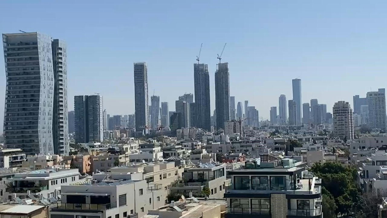Video | Blasts heard over Tel Aviv after missiles from Iran detected | AFP