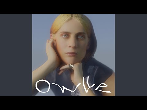 Video thumbnail for Sounds Familiar (International Version)