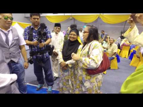 Azroys wedding entrance