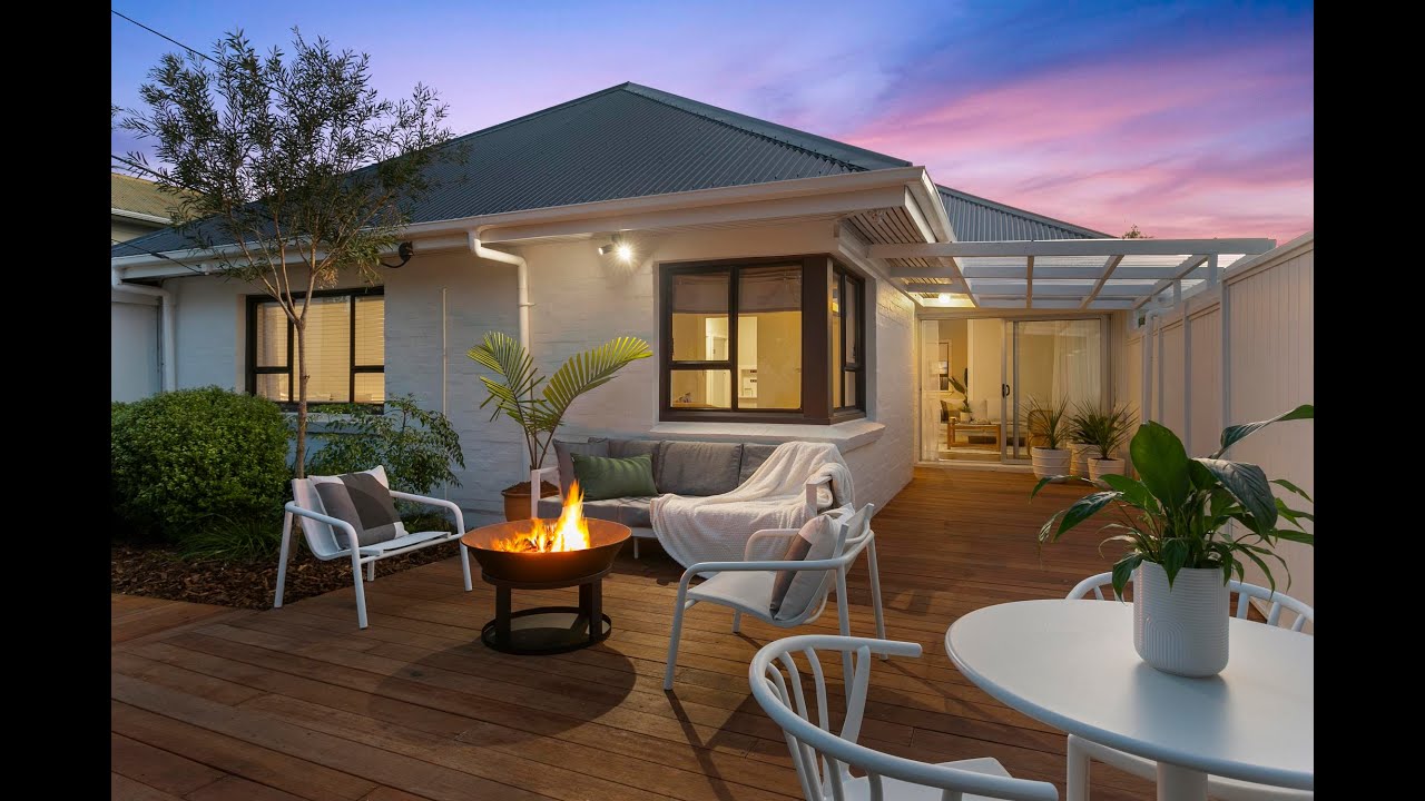 Inside Outside One Level Living, on Mahara