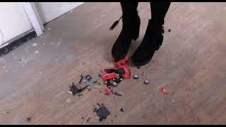Download lagu Woman Crushing Toy Car 6 mp3