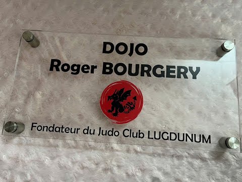 Bảng hiệu mica in uv [da1.vn]