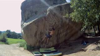 Video thumbnail of Problem 13 (Pedra del Dau), 4. Savassona