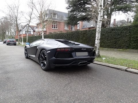 Lamborghini Aventador LP700-4 acceleration in Corsa mode