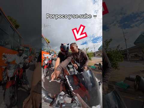 El MOMENTO más CABALLERO que verán #humor #motos #risas #bromas #biker #calles