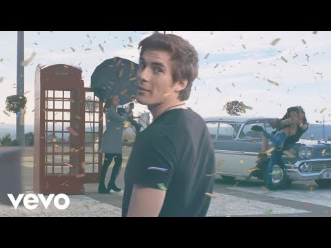 Dvicio - Casi Humanos (Official Video)