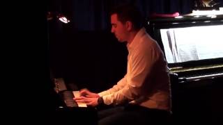 Ralph spielt von Einaudi "Melodia africana IV"