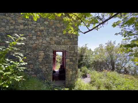 Rustico con vista mare da ristrutturare situato tra Zanego e Tellaro