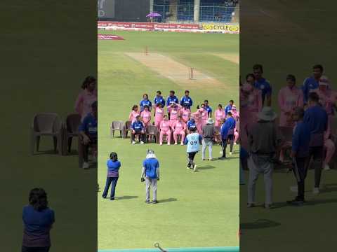 Harmanpreet Kaur & Smriti Mandhana masti time 😎#shorts #smritimandhana #cricket #viral