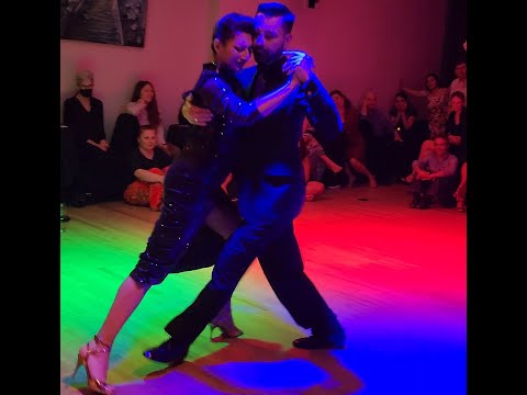 Argentine tango: Javier Rodriguez & Moira Castellano - Milonga Del Ochenta Y Tres