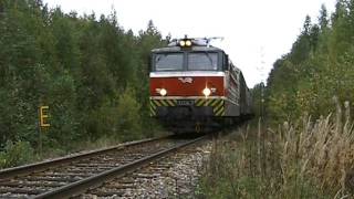 preview picture of video 'Tavarajuna matkalla UPM:n Kuusankosken tehtaalle Saksanaholla 9/2010'