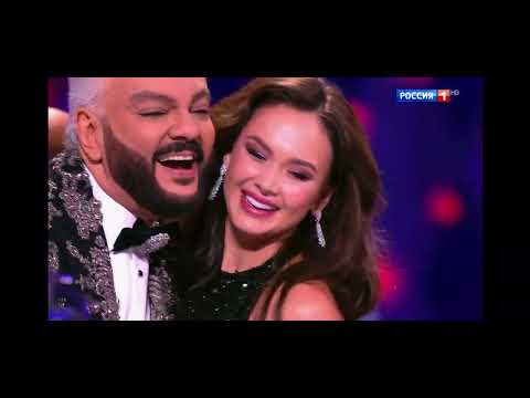 Aida Garifullina feat. Philipp Kirkorov - Playing With Fire (Christmas Show)