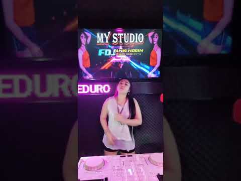 Happy birthday friska yociaa Panjang umur dan josssss slalu Asyiaapppppp