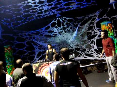 Yiannis Megas Dj Set closing @ Favela 7-11-09 Spiritual Healing!!!