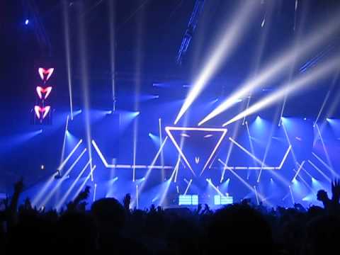 30. 11. 2013 - Transmission - 10th edition - O2 Arena - Prague - Markus Schulz - 7