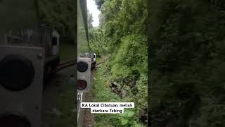 Download lagu KA Lokal Cibatuan, Meliuk diantara Tebing Gunung Kadungora mp3