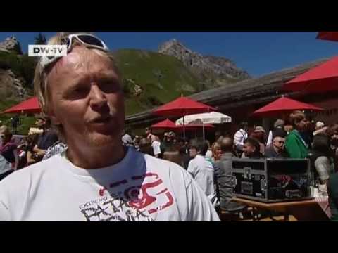 Horizon Field -- British artist Antony Gormley | euromaxx