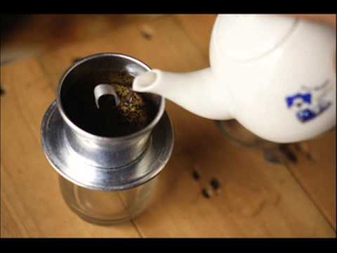 Trong dáng mẹ ngồi - Cafe Phin