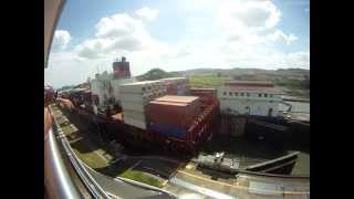 preview picture of video 'Container Ship passing through the Miraflores Locks - Panama Canal (Time Lapse)'