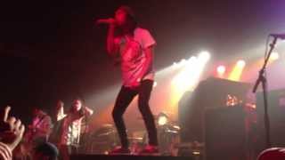 Mayday Parade featuring Vic Fuentes (of Pierce the Veil) - Somebody That I Used to Know