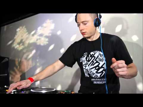 Friction - live Essential Mix @ Glastonbury - 26.06.2015