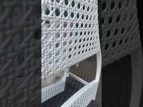 Рів'єра в світлих тонах #качели #садовая