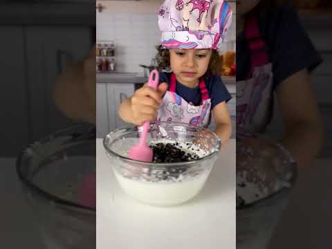 Oreo Ice Cream - The BEST Homemade Recipe