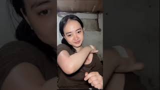 Download lagu LIAT NENG DINA KERIKAN BIKIN SALFOK MULUS BANGET NJIR🤤🤤💋 mp3 Download lagu LIAT NENG DINA KERIKAN BIKIN SALFOK MULUS BANGET NJIR🤤🤤💋 mp3