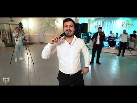 Frații Roman - La Mănăstire de lemn .