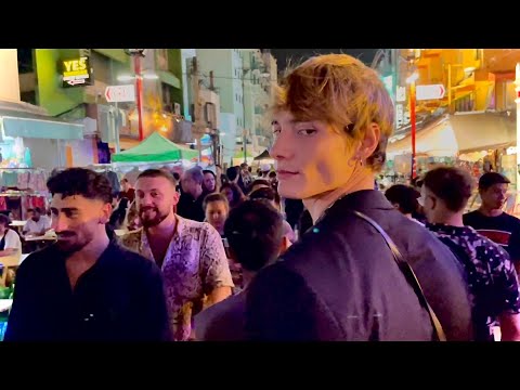 POV: you're a 6'6"/198cm male model