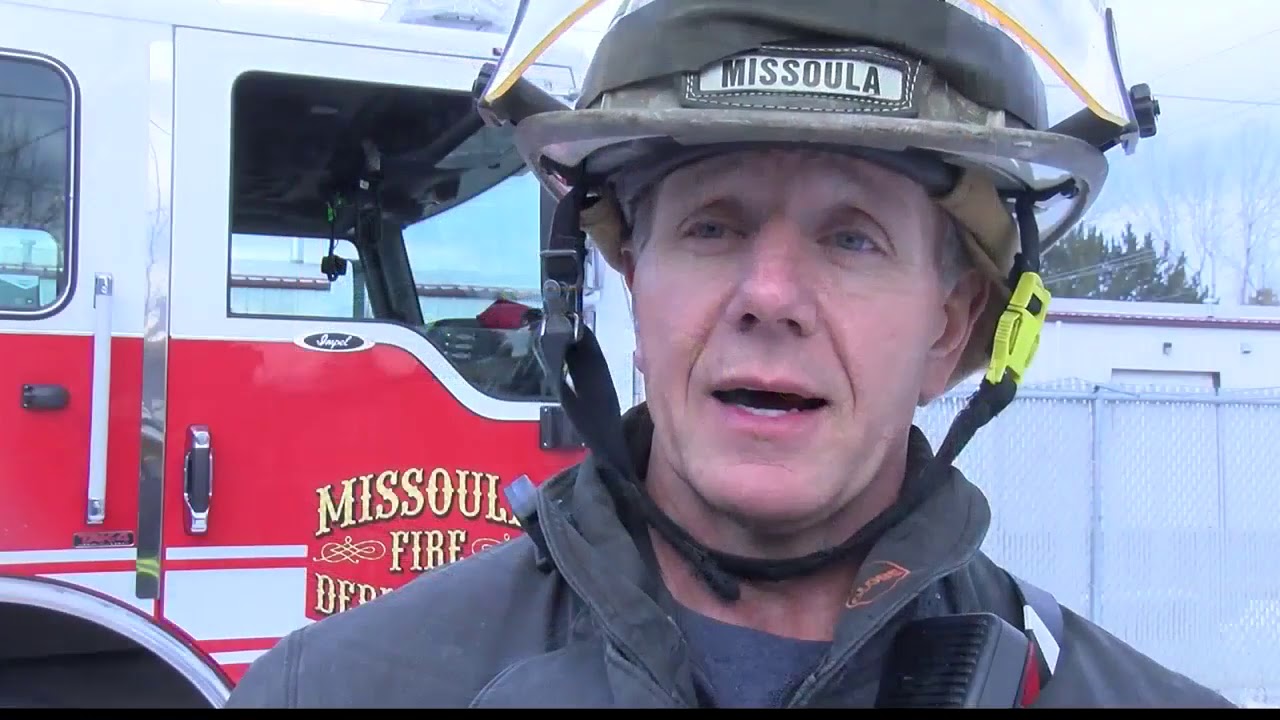 Missoula firefighters respond to mobile home blaze