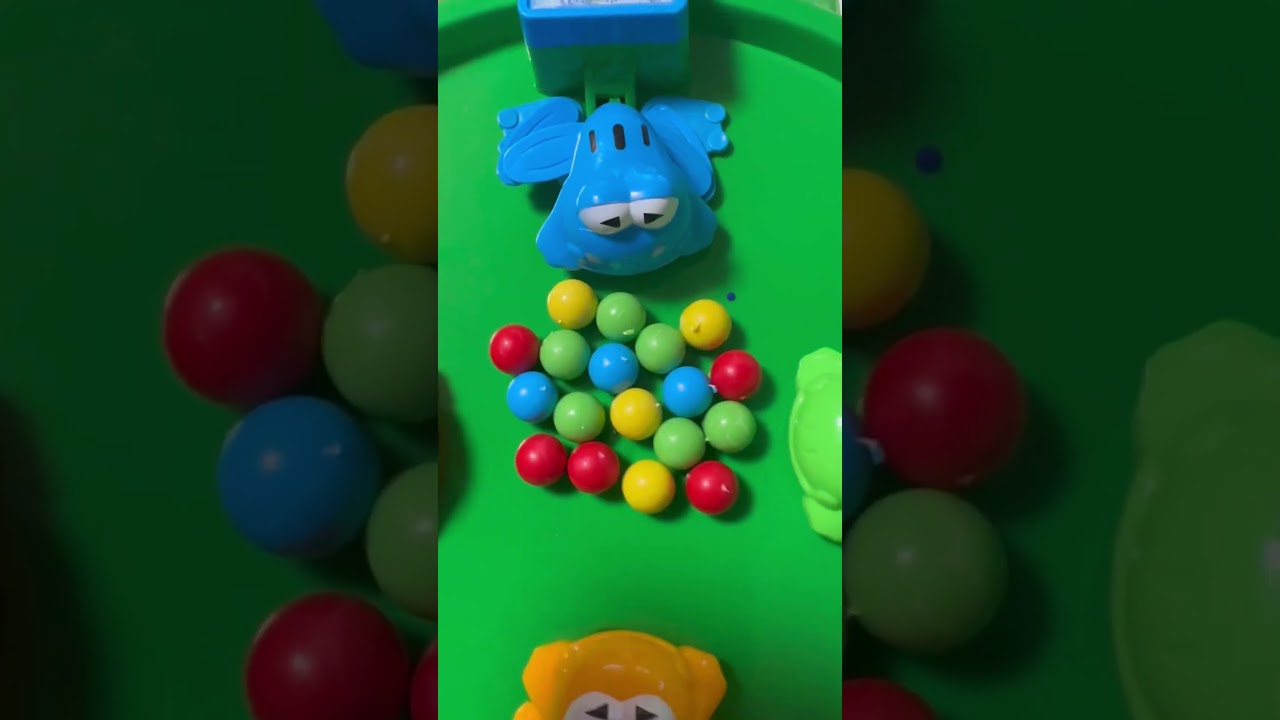 #feeding #hungry #frogs #frog #colorful #trendingshorts