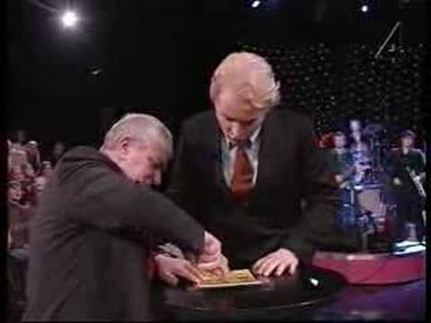 Pangbulle - Sasha Mesic skrapar en lott