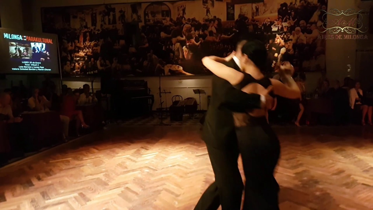 Bello baile de Tango. Lucas Páez, Laia Barrera, Salón Canning, milonga Parakultural, Buenos Aires