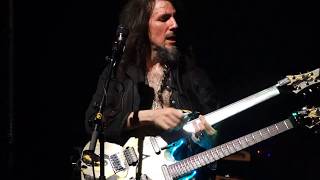 Bumblefoot w/ Sons Of Apollo live &#39;Raygun&#39; guitar solo + Van Halen Mean Street - Stuttgart Oct 2018