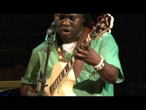 Adedeji plays Ayinla By yoruba jazz people
