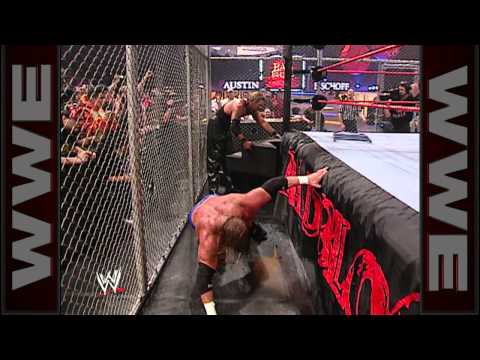 Triple H and Kevin Nash go to war inside a Hell in a Cell