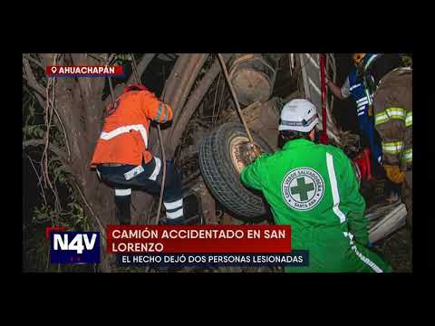 Aparatoso vuelco de camión deja dos personas lesionadas en Ahuachapán. N4V