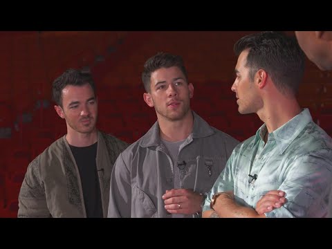 download lagu mp3 mp4 Jonas Brothers Et, download lagu Jonas Brothers Et gratis, unduh video klip Jonas Brothers Et