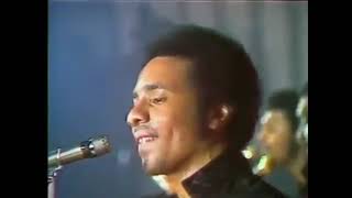 Take A Look Around - The Temptations (1973) Live in Paris