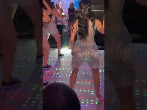 Abertura de pista 15 anos Yasmin com as suas amigas. A melhor coreografia 2022