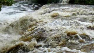 preview picture of video 'Pots of Gartness River Endrick Scotland'