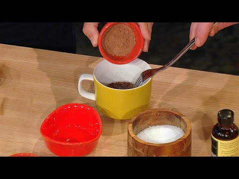 This 60-Second Mug CAKE Can Actually Boost Your Metabolism, According to Celeb Nutritionist Hayli…