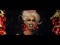 Yvie Oddly - Gigging